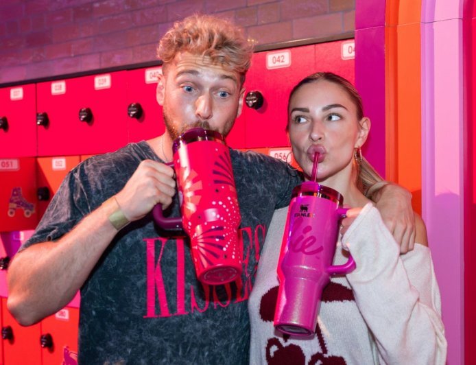 'We're all good': Sam Thompson and Zara McDermott shut down ... - Yahoo